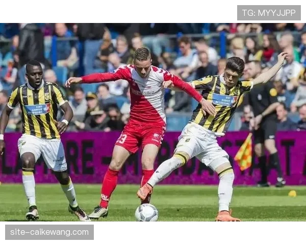 弗赖堡主场小胜 凭借替补球员的出色发挥拿下关键三分 弗赖堡主场小胜 凭借替补球员的出色发挥拿下关键三分