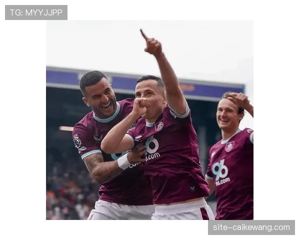 曼联中场控制力显著提升 阵地传导掌控比赛节奏